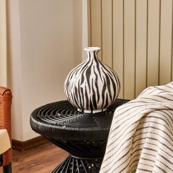Deco Elegant Curves Vase - Black / White - 28 cm - Vip Living