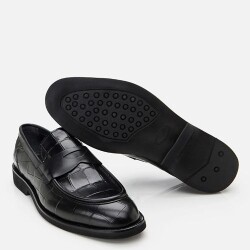 Men's Leather Black Lightweight Sole Classic Loafer - 6