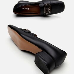 Women's Leather Black Loafer - 6