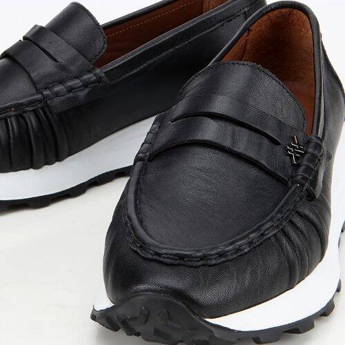 Women's Leather Black Soft Textured Casual Loafers - 3