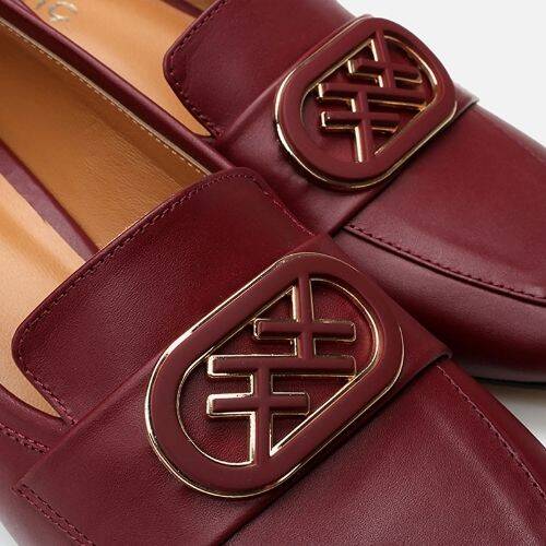 Women's Leather Burgundy Loafer - 6