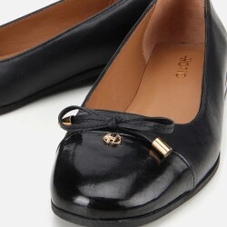 Women's Patent Leather Black Bow Detail Ballet Flats - 3
